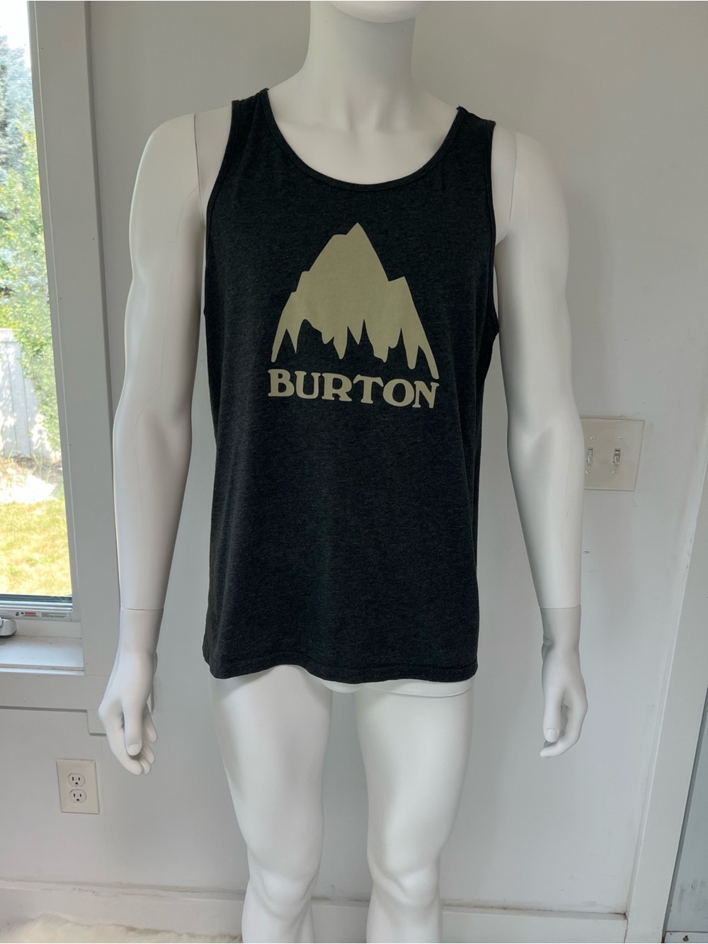 Burton Men’s Black Graphic Sleeveless Tank top shirt size Xl cotton blend